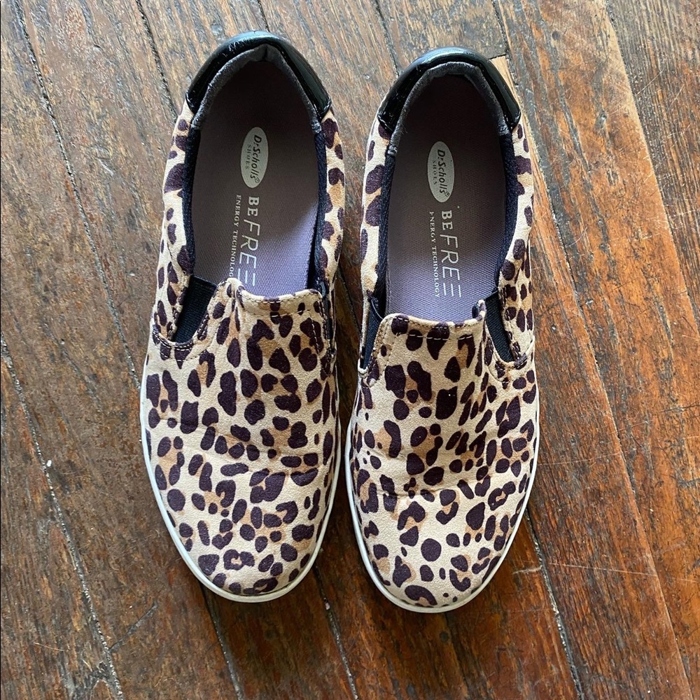Leopard print memory foam shoes